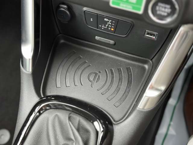 シトロエン Ｃ３　エアクロス　ＳＵＶ オレンジ ディーゼルターボ R6年 (近畿) 99