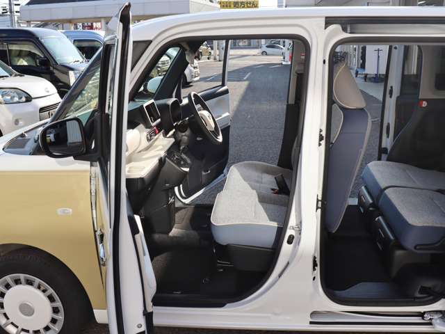 ダイハツ ムーヴ　キャンバス ６６０ ストライプス Ｇ R5年 (中国) 99