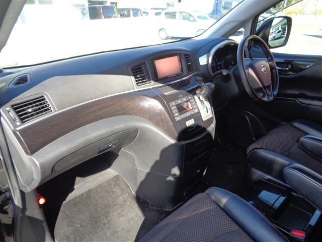 日産 エルグランド ２．５ ２５０ハイウェイスター アーバンクロム H24年 (中国) 99