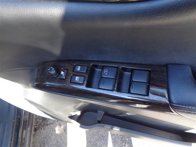 日産 エルグランド ２．５ ２５０ハイウェイスター アーバンクロム H24年 (中国) 99