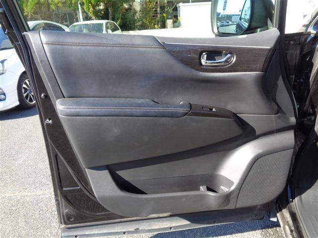 日産 エルグランド ２．５ ２５０ハイウェイスター アーバンクロム H24年 (中国) 99