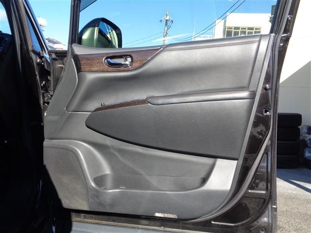 日産 エルグランド ２．５ ２５０ハイウェイスター アーバンクロム H24年 (中国) 99