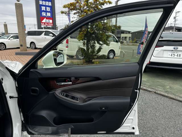 トヨタ クラウン　ハイブリッド ハイブリッド ２．５ ロイヤルサルーン H28年 (九州・沖縄) 99