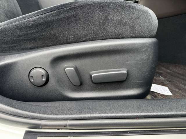 トヨタ クラウン　ハイブリッド ハイブリッド ２．５ ロイヤルサルーン H28年 (九州・沖縄) 99