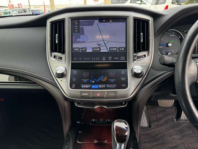 トヨタ クラウン　ハイブリッド ハイブリッド ２．５ ロイヤルサルーン H28年 (九州・沖縄) 99