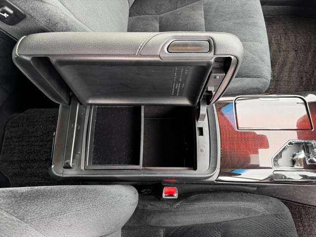 トヨタ クラウン　ハイブリッド ハイブリッド ２．５ ロイヤルサルーン H28年 (九州・沖縄) 99