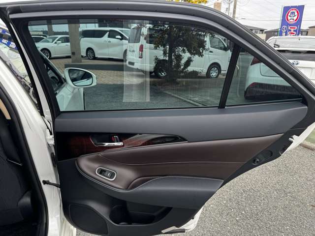 トヨタ クラウン　ハイブリッド ハイブリッド ２．５ ロイヤルサルーン H28年 (九州・沖縄) 99