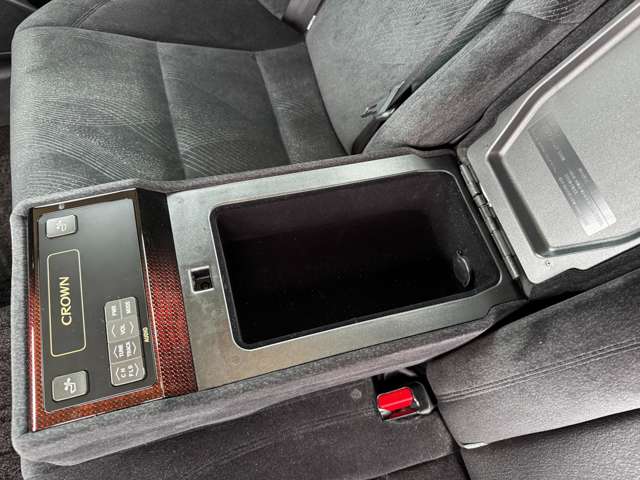 トヨタ クラウン　ハイブリッド ハイブリッド ２．５ ロイヤルサルーン H28年 (九州・沖縄) 99