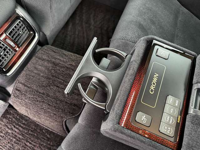 トヨタ クラウン　ハイブリッド ハイブリッド ２．５ ロイヤルサルーン H28年 (九州・沖縄) 99