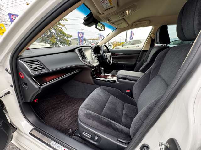 トヨタ クラウン　ハイブリッド ハイブリッド ２．５ ロイヤルサルーン H28年 (九州・沖縄) 99