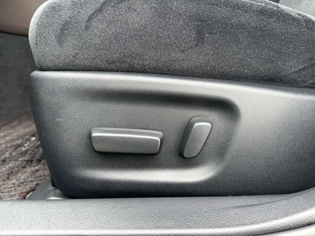 トヨタ クラウン　ハイブリッド ハイブリッド ２．５ ロイヤルサルーン H28年 (九州・沖縄) 99