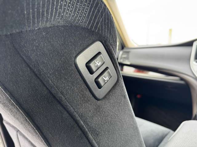 トヨタ クラウン　ハイブリッド ハイブリッド ２．５ ロイヤルサルーン H28年 (九州・沖縄) 99