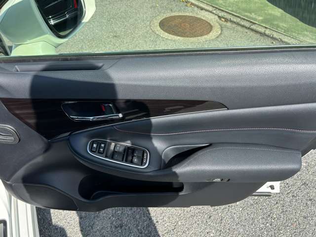 トヨタ クラウン　ハイブリッド ハイブリッド ２．５ Ｓ H27年 (九州・沖縄) 99