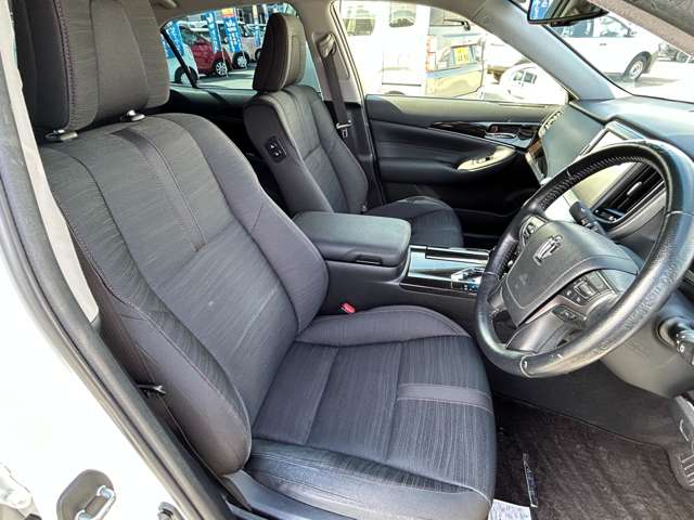 トヨタ クラウン　ハイブリッド ハイブリッド ２．５ Ｓ H27年 (九州・沖縄) 99