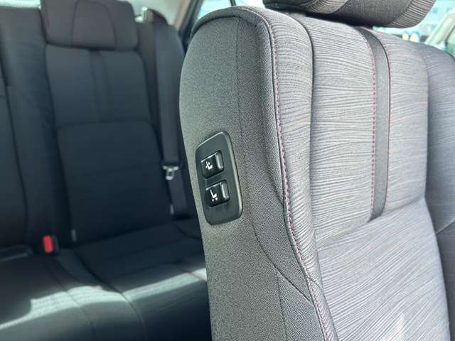 トヨタ クラウン　ハイブリッド ハイブリッド ２．５ Ｓ H27年 (九州・沖縄) 99