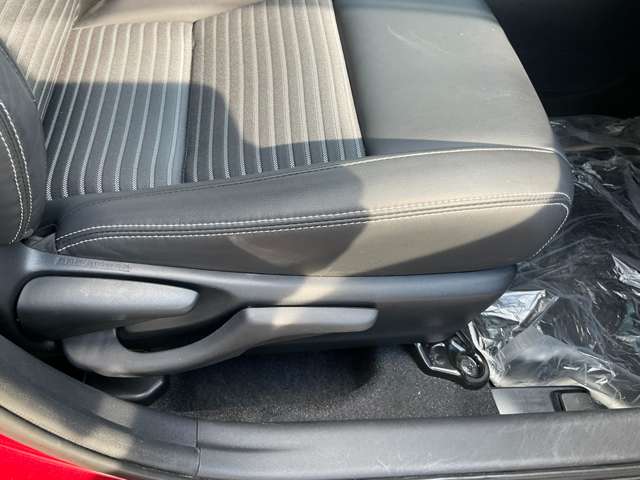 トヨタ カローラフィールダー　ハイブリッド １．５ ハイブリッド Ｇ Ｗ×Ｂ H30年 (東北) 99