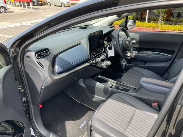 トヨタ アクア １．５ Ｚ Ｅ－ＦＯＵＲ ４ＷＤ R5年 (東北) 99