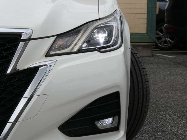 トヨタ クラウン　ハイブリッド ハイブリッド ２．５ Ｓ H27年 (関東) 99