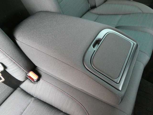 トヨタ クラウン　ハイブリッド ハイブリッド ２．５ Ｓ H27年 (関東) 99