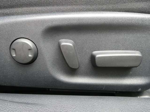 トヨタ クラウン　ハイブリッド ハイブリッド ２．５ Ｓ H27年 (関東) 99