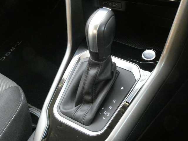 フォルクスワーゲン Ｔ－ＲＯＣ ＴＳＩ スタイル デザイン パッケージ R3年 (関東) 99