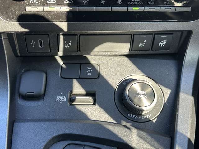 トヨタ ＧＲヤリス １．６ ＲＺ ＧＲ－ＤＡＴ ４ＷＤ R7年 (東海) 99