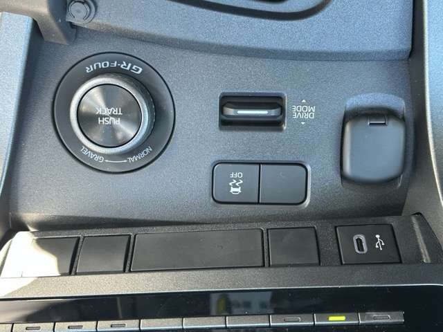 トヨタ ＧＲヤリス １．６ ＲＺ ハイ パフォーマンス ＧＲ－ＤＡＴ ４ＷＤ R7年 (東海) 99