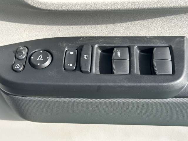 ホンダ Ｎ　ＢＯＸ ６６０ ファッションスタイル モノトーン R7年 (東海) 99