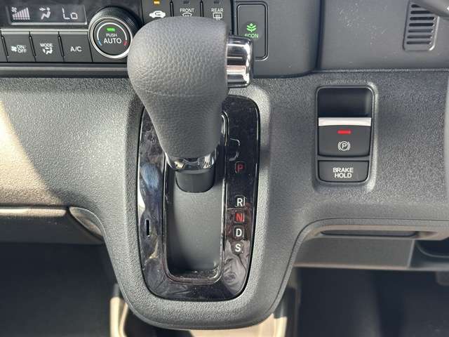 ホンダ Ｎ　ＢＯＸ カスタム ６６０ ターボ コーディネートスタイル モノトーン R7年 (東海) 99