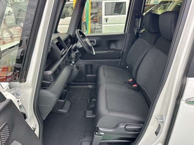 ホンダ Ｎ　ＢＯＸ カスタム ６６０ R7年 (東海) 99