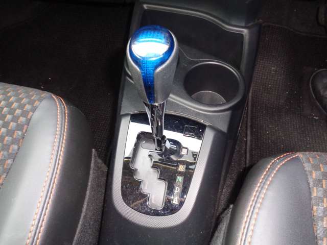 トヨタ アクア １．５ Ｘ－ＵＲＢＡＮ H27年 (中国) 99