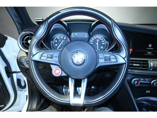 アルファロメオ ジュリア クアドリフォリオ H29年 (関東) 99