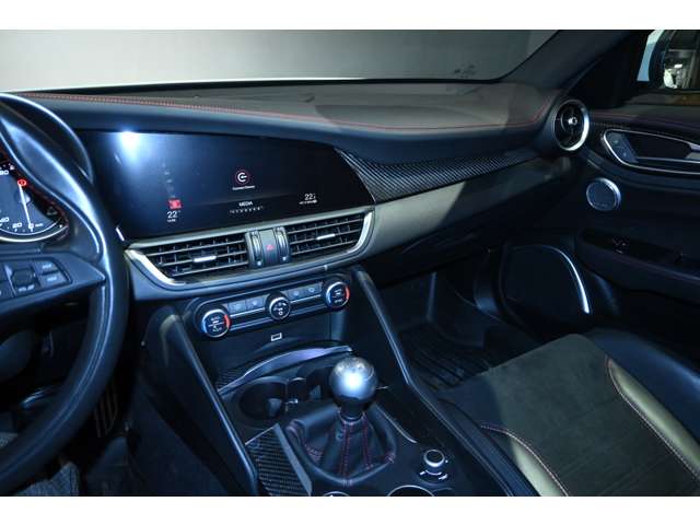 アルファロメオ ジュリア クアドリフォリオ H29年 (関東) 99