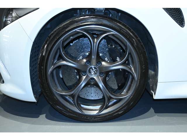 アルファロメオ ジュリア クアドリフォリオ H29年 (関東) 99