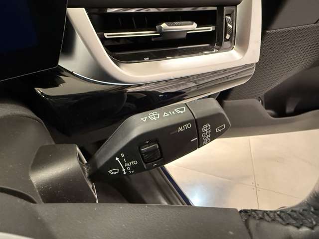 ＢＭＷ ｉＸ１ Ｘドライブ３０ Ｘライン ４ＷＤ R5年 (関東) 99