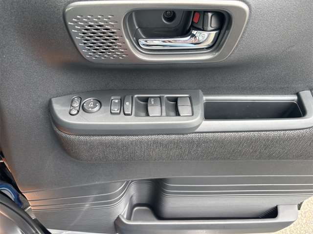 ホンダ Ｎ　ＢＯＸ カスタム ６６０ R7年 (近畿) 99