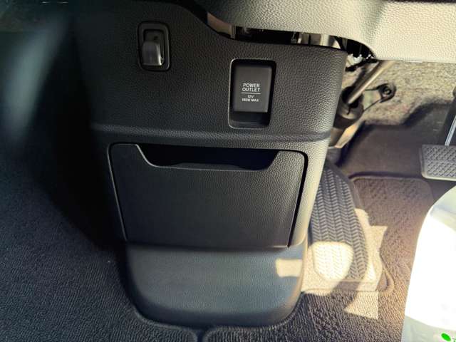 ホンダ Ｎ　ＢＯＸ カスタム ６６０ Ｌ ターボ スタイルプラス ブラック R4年 (近畿) 99