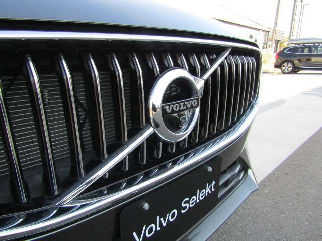 ボルボ ＸＣ６０ Ｂ５ ＡＷＤ インスクリプション ４ＷＤ R3年 (四国) 99