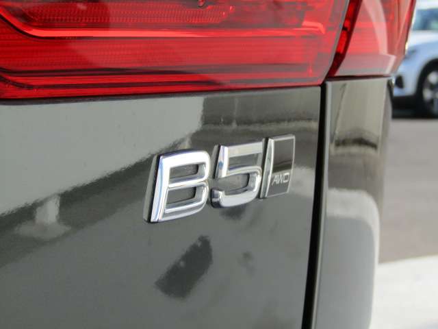 ボルボ ＸＣ６０ Ｂ５ ＡＷＤ インスクリプション ４ＷＤ R3年 (四国) 99