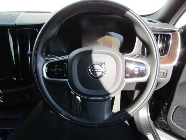 ボルボ ＸＣ６０ Ｂ５ ＡＷＤ インスクリプション ４ＷＤ R3年 (四国) 99