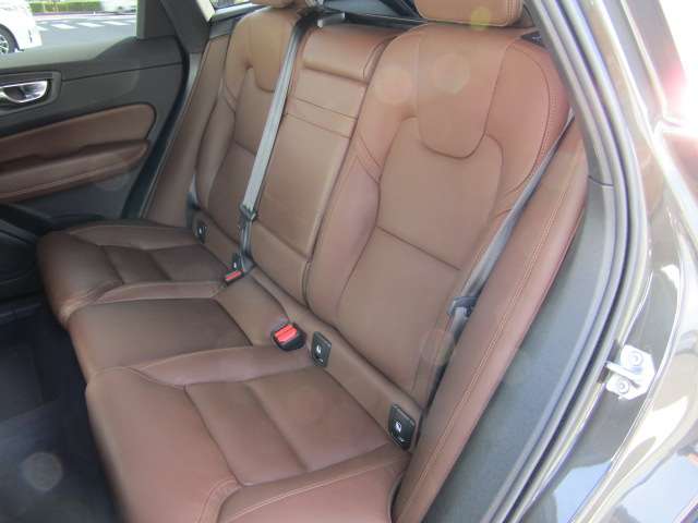 ボルボ ＸＣ６０ Ｂ５ ＡＷＤ インスクリプション ４ＷＤ R3年 (四国) 99