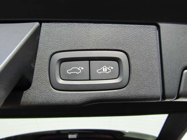 ボルボ ＸＣ６０ Ｂ５ ＡＷＤ インスクリプション ４ＷＤ R3年 (四国) 99