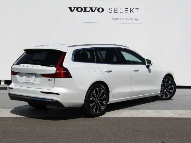 ボルボ Ｖ６０ ウルトラ　Ｂ４ R7年 (四国) 99