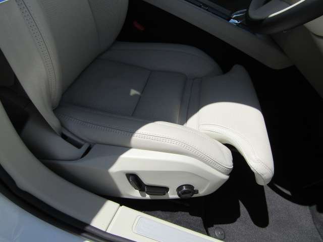 ボルボ Ｖ６０ ウルトラ　Ｂ４ R7年 (四国) 99