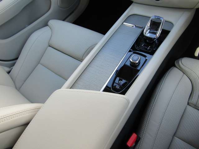 ボルボ Ｖ６０ ウルトラ　Ｂ４ R7年 (四国) 99