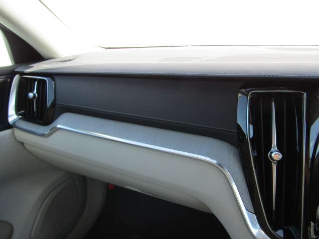 ボルボ Ｖ６０ ウルトラ　Ｂ４ R7年 (四国) 99