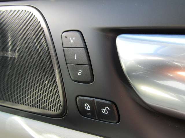 ボルボ Ｖ６０ ウルトラ　Ｂ４ R7年 (四国) 99