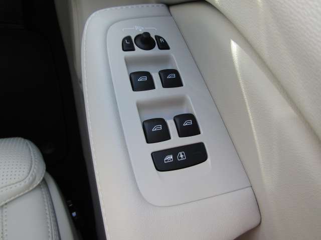 ボルボ Ｖ６０ ウルトラ　Ｂ４ R7年 (四国) 99