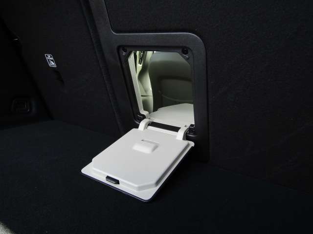 ボルボ Ｖ６０ ウルトラ　Ｂ４ R7年 (四国) 99