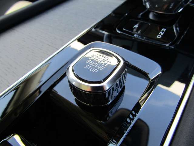 ボルボ ＸＣ９０ ウルトラ Ｔ８ ＡＷＤ プラグイン ハイブリッド ４ＷＤ R7年 (四国) 99